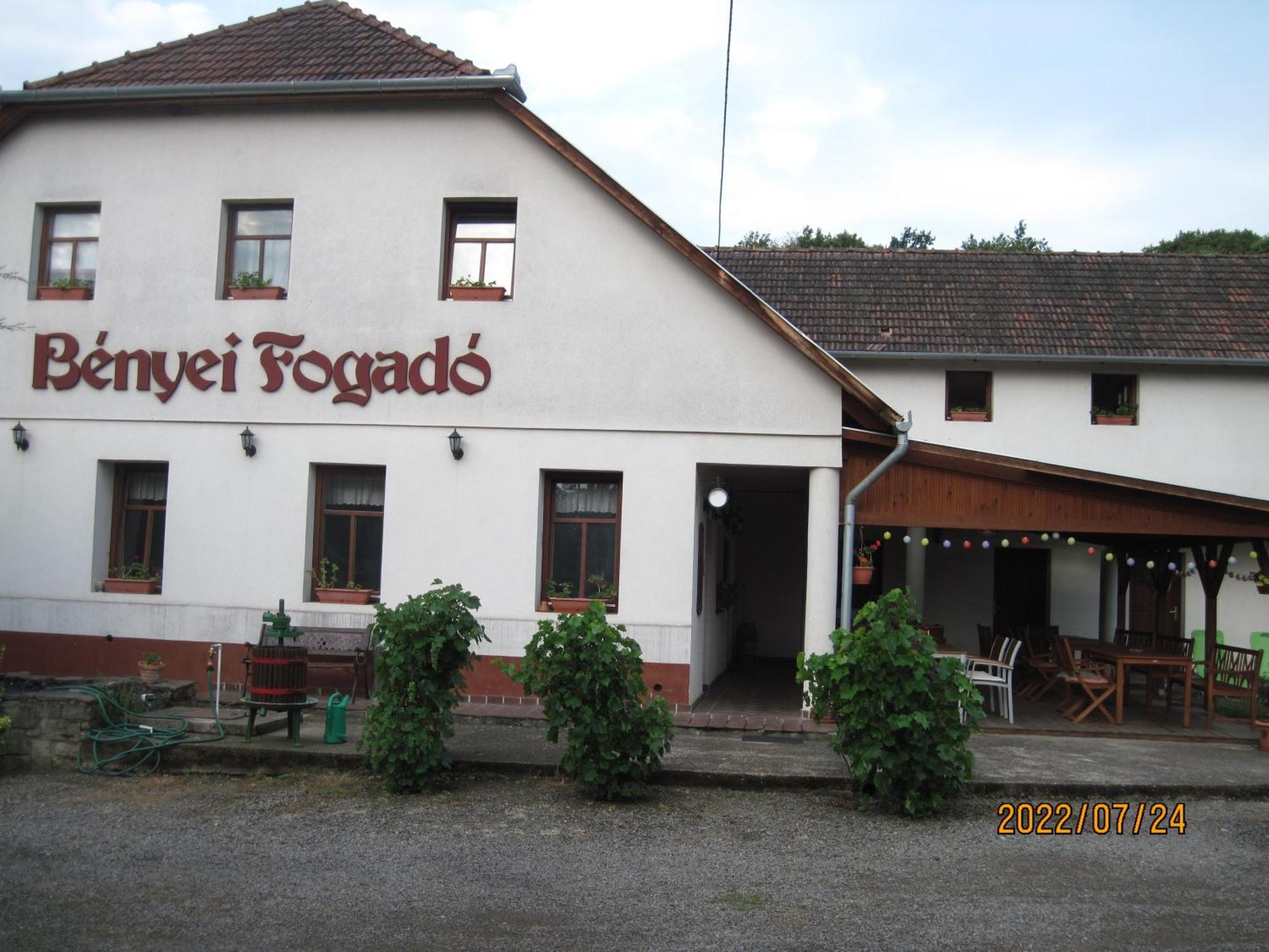 Benyei Fogado Panzio Es Etterem Bed and Breakfast Erdőbénye Eksteriør billede