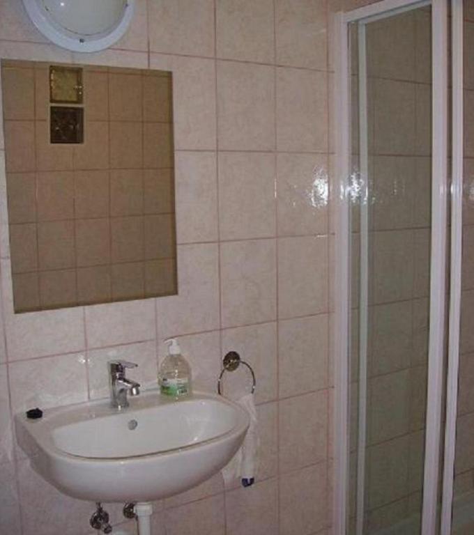 Benyei Fogado Panzio Es Etterem Bed and Breakfast Erdőbénye Eksteriør billede