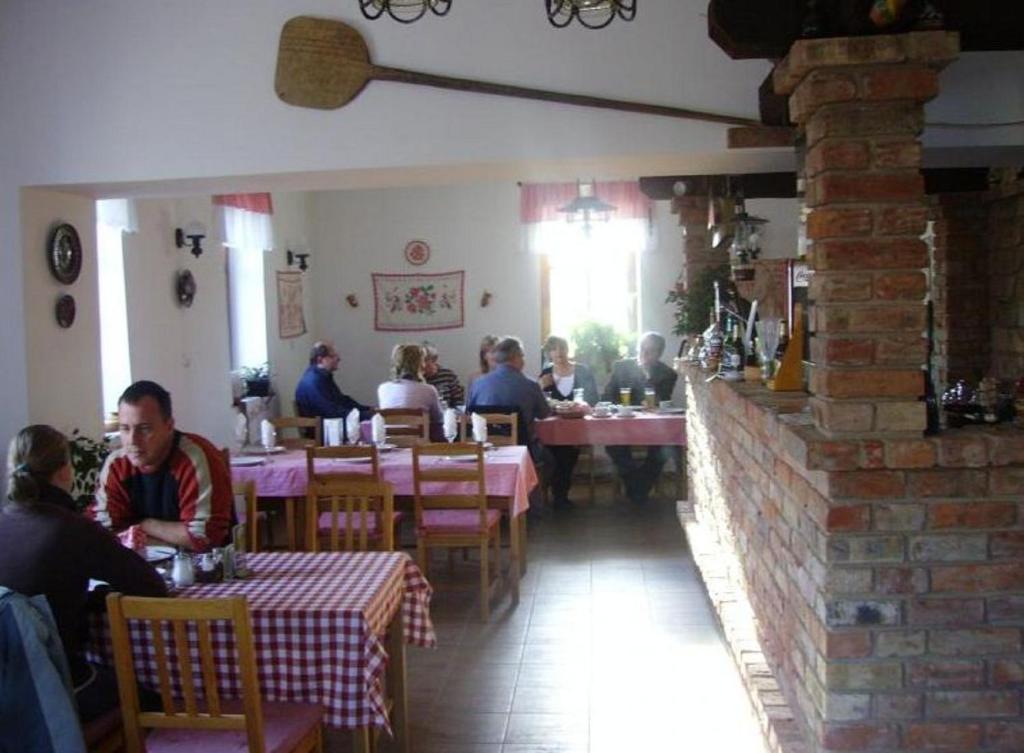 Benyei Fogado Panzio Es Etterem Bed and Breakfast Erdőbénye Eksteriør billede