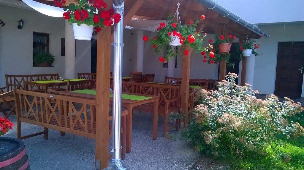 Benyei Fogado Panzio Es Etterem Bed and Breakfast Erdőbénye Eksteriør billede